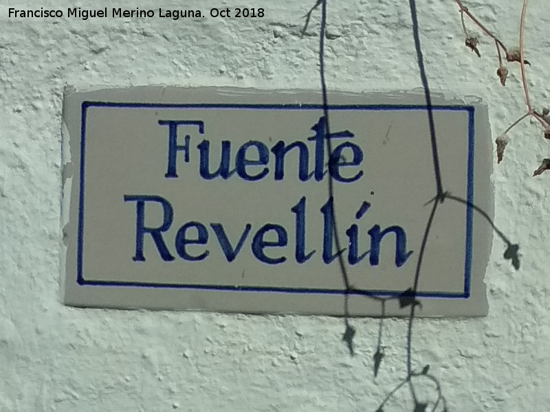 Fuente Revell�n - Fuente Revell�n. Placa