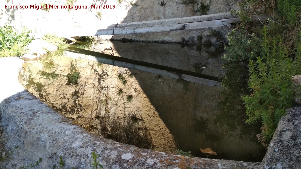 Alberca del Cementerio de T�scar - Alberca del Cementerio de T�scar. 