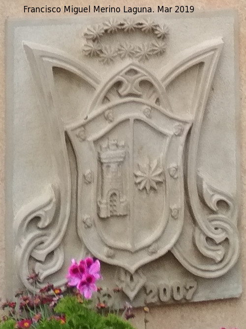 Monumento a la Virgen de T�scar - Monumento a la Virgen de T�scar. Escudo