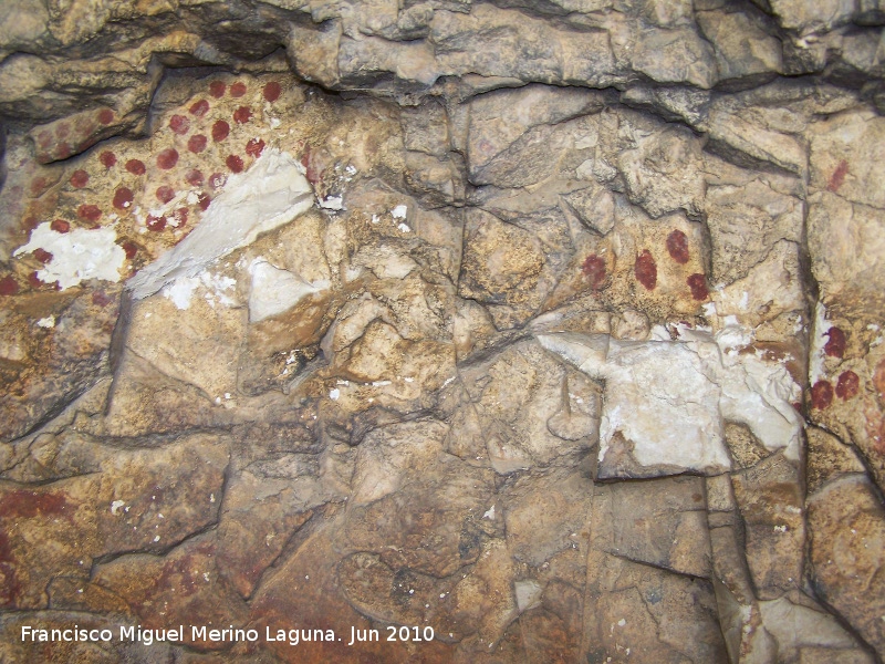 Pinturas rupestres de la Cueva de los Soles Abside II - Pinturas rupestres de la Cueva de los Soles Abside II. Pinturas da�adas por expolios
