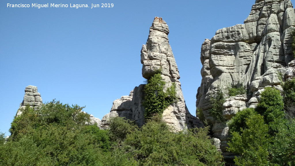 Torcal de Antequera. La Aguja del Agrasol - Torcal de Antequera. La Aguja del Agrasol. 