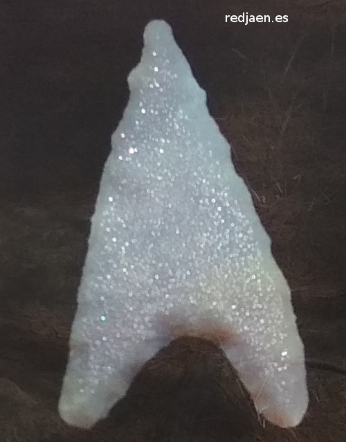 Necr�polis de las Aguilillas. Tumba 4 - Necr�polis de las Aguilillas. Tumba 4. Punta de flecha sin usar