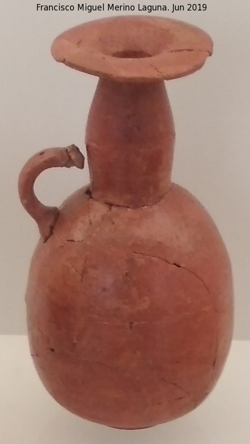 Encoe - Encoe. De boca de seta 710-700 a.C. Necrpolis de Laurita - Almuecar. Museo Arqueolgico de Granada