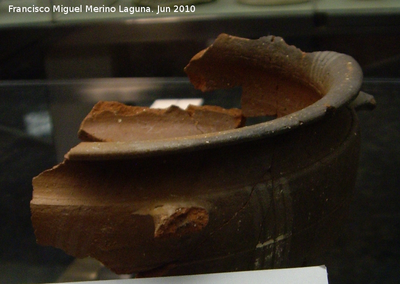 Avenida de San Amador - Avenida de San Amador. Cazuela �rabe. Museo Provinal de Ja�n