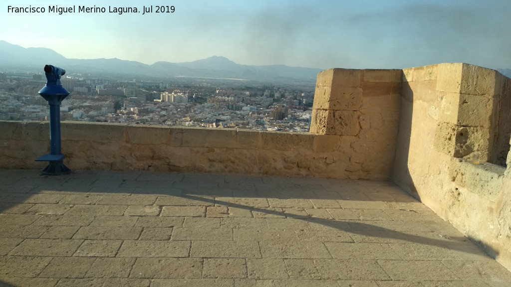 Castillo de Santa B�rbara. Torre de San Jorge - Castillo de Santa B�rbara. Torre de San Jorge. Azotea