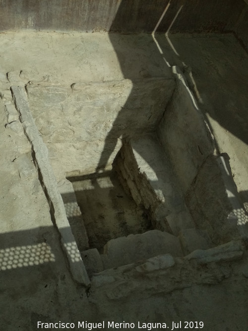 Necr�polis del Cerro del Santuario. Tumba 130 - Necr�polis del Cerro del Santuario. Tumba 130. 