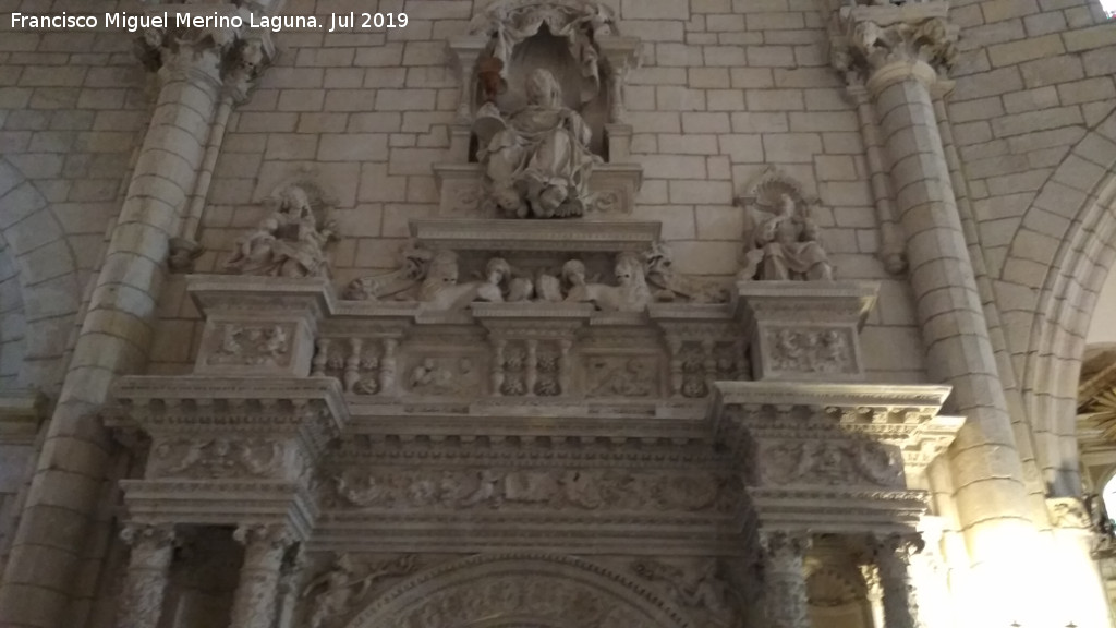 Catedral de Santa Mar�a. Sacrist�a - Catedral de Santa Mar�a. Sacrist�a. Detalle de la portada