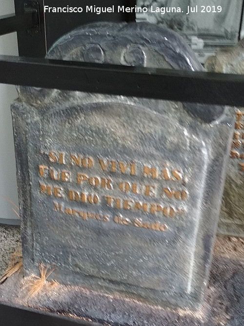 Marqus de Sade - Marqus de Sade. Epitafio. Ciudad de las Ciencias - Valencia