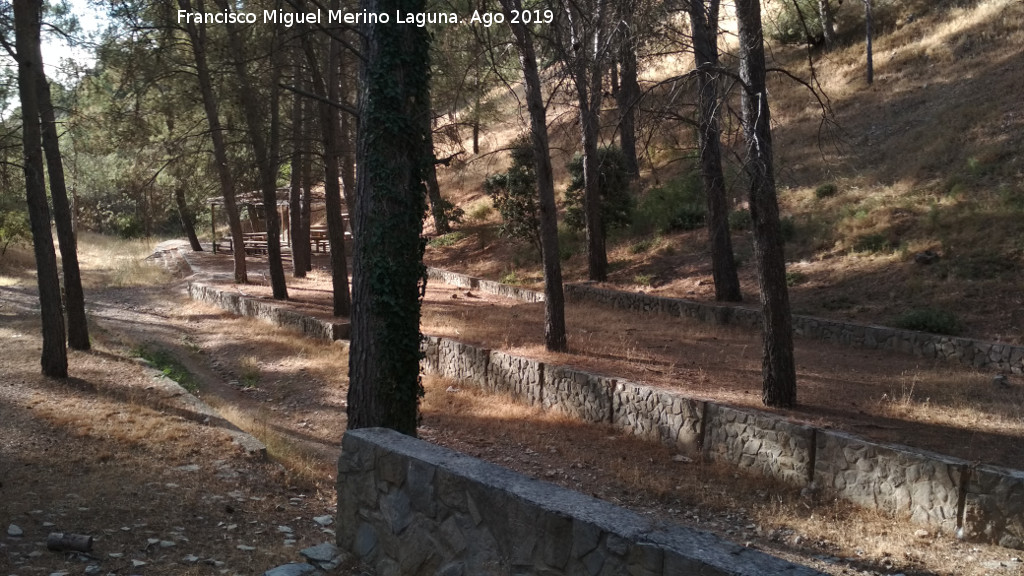 Arroyo de La Cueva - Arroyo de La Cueva. A su paso por el �rea recreativa