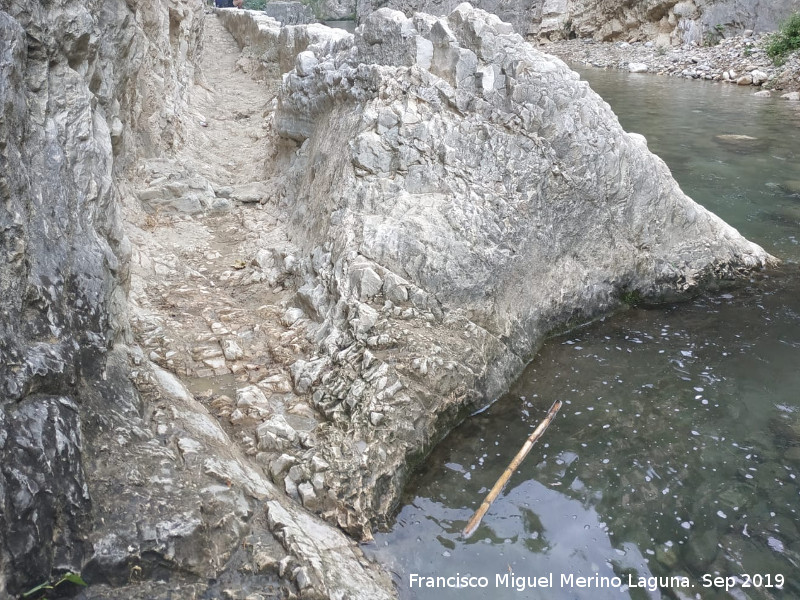 Caz del Molino Martos - Caz del Molino Martos. Toma de agua