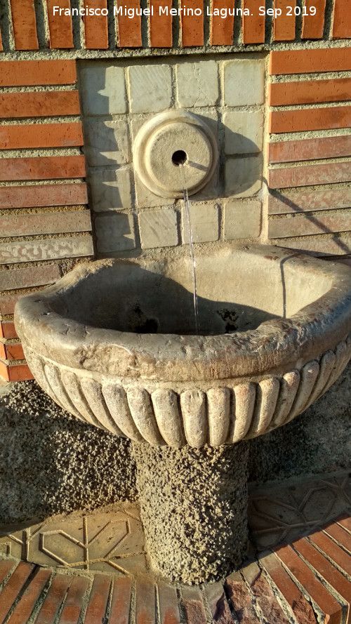 Farola y Fuente de la Plaza de los Jilgueros - Farola y Fuente de la Plaza de los Jilgueros. Fuente