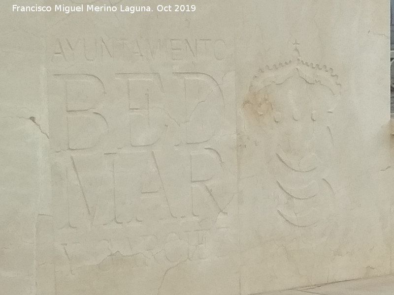 Pilar de la Rambla - Pilar de la Rambla. Escudo de Bedmar