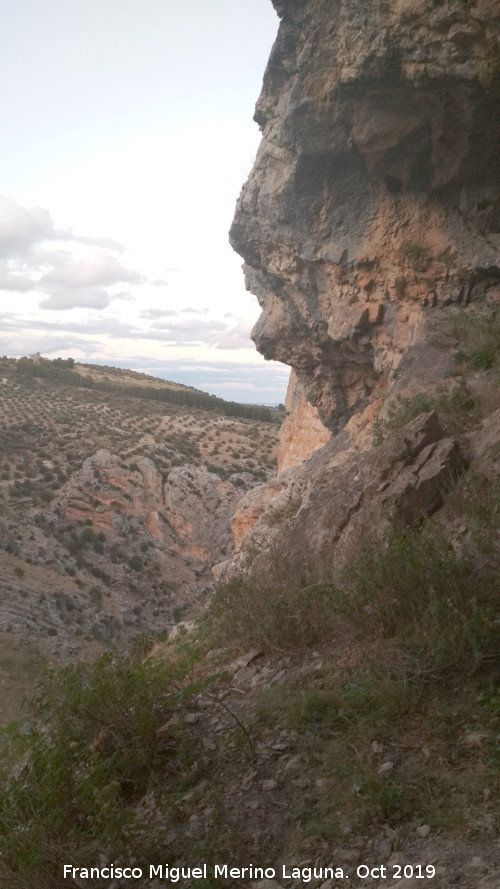 Cueva de las Cazoletas - Cueva de las Cazoletas. Vistas desde su puerta