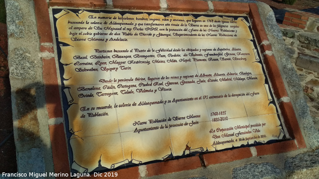 Monumento a los Colonos - Monumento a los Colonos. Placa