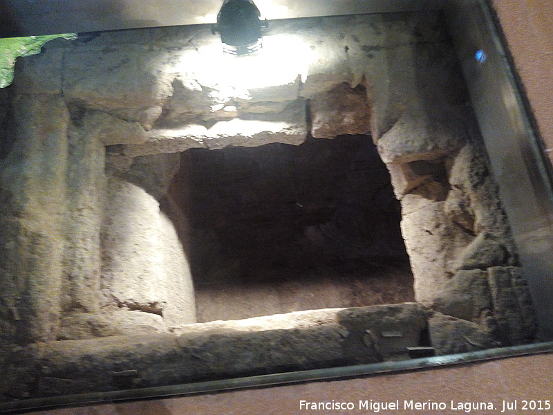 La Mota. Iglesia Mayor Abacial. Excavaci�n arqueol�gica - La Mota. Iglesia Mayor Abacial. Excavaci�n arqueol�gica. Cripta renacentista