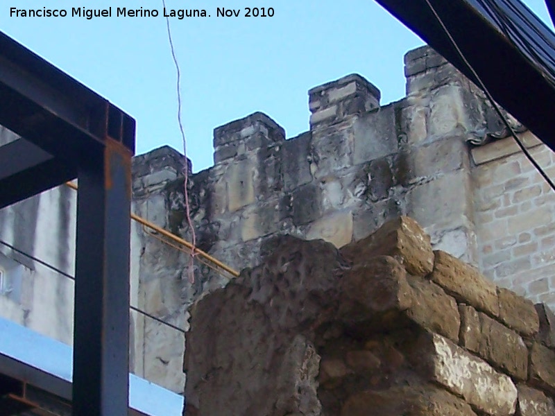 Muralla de Porcuna - Muralla de Porcuna. Torre�n de las Antiguas Carnicer�as