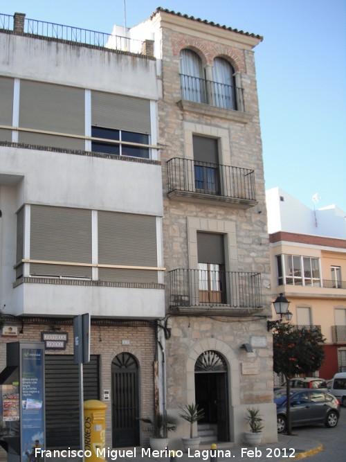 Muralla de Porcuna - Muralla de Porcuna. Torre�n de la Plaza de Andaluc�a