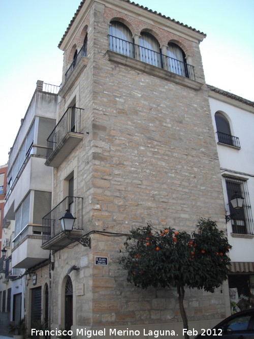Muralla de Porcuna - Muralla de Porcuna. Torre�n de la Plaza de Andaluc�a