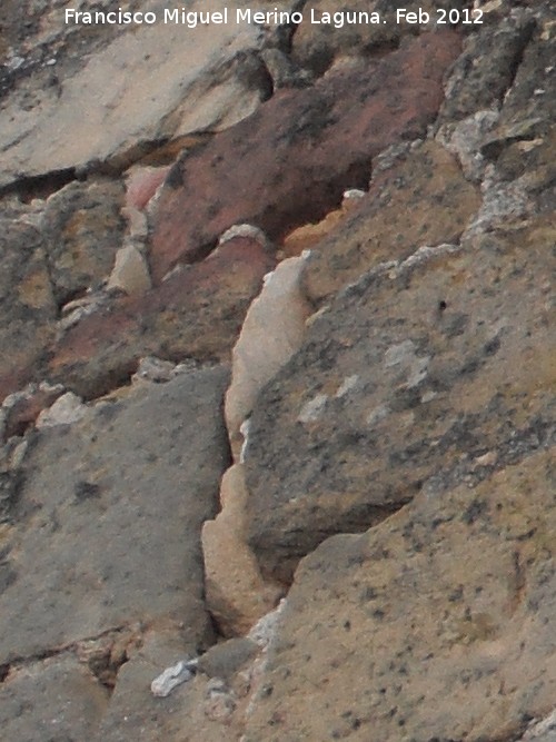 Muralla de Porcuna - Muralla de Porcuna. Posible saetera del Torre�n de la Calle Ni�o Jes�s