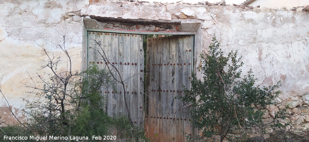 Cortijo del Camino de Capellan�as - Cortijo del Camino de Capellan�as. Port�n de clavaz�n