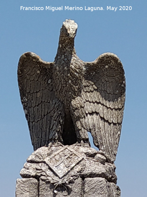 Monumento del Asedio al Santuario - Monumento del Asedio al Santuario. �guila y escudo de la Guardia Civil