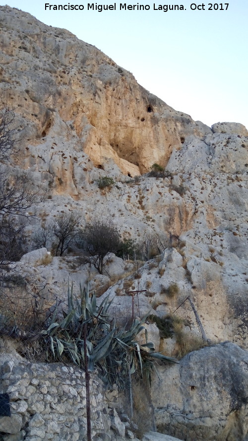 Cueva del Murall�n - Cueva del Murall�n. Cueva del Murall�n desde el Castillo Viejo
