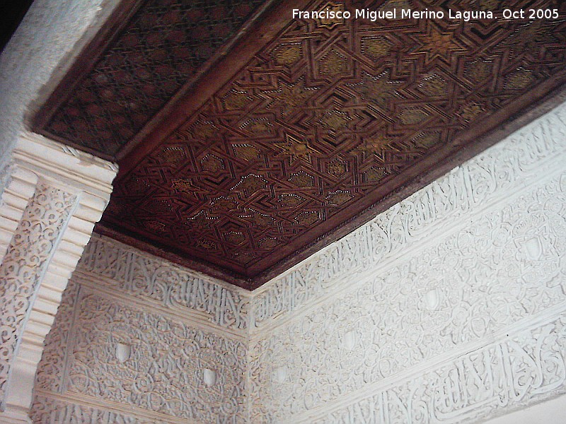 Alhambra. Viviendas de las Esposas del Sult�n - Alhambra. Viviendas de las Esposas del Sult�n. Artesonado del pasillo de acceso al Patio de Arrayanes