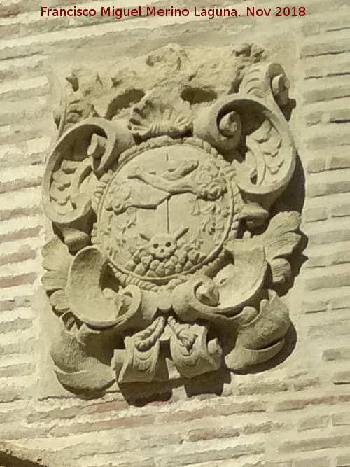 Monasterio de Santa Isabel la Real - Monasterio de Santa Isabel la Real. Escudo derecho