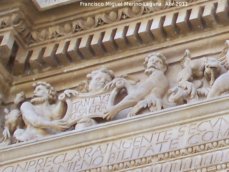Colegiata de la Asunci�n - Colegiata de la Asunci�n. Detalle del friso