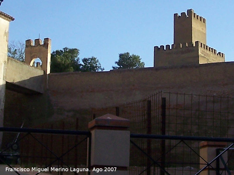 Alcazaba de Guadix - Alcazaba de Guadix. Acceso a la Alcazaba desde el Convento de San Agust�n
