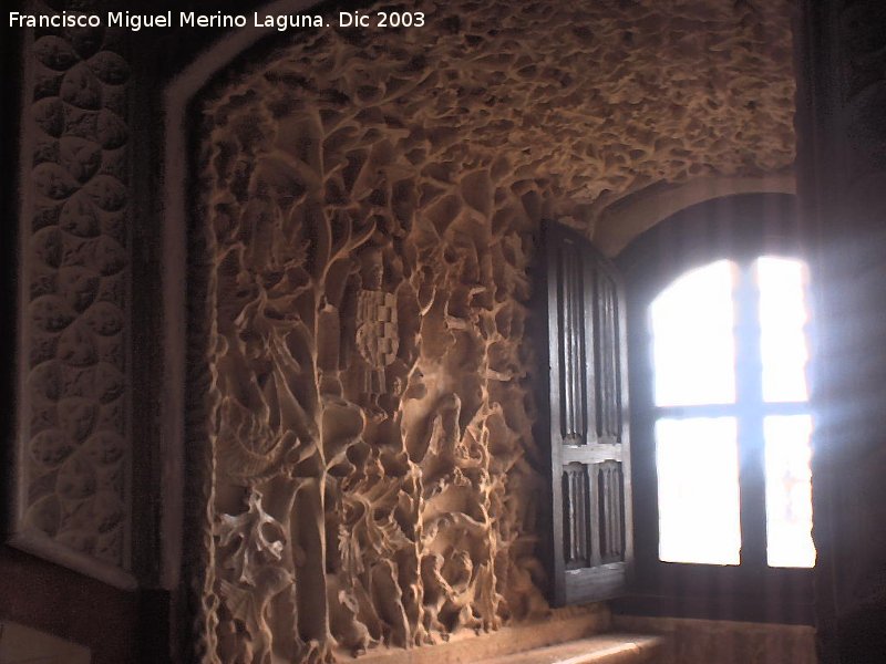 Castillo de Belmonte - Castillo de Belmonte. Decoraci�n de ventana