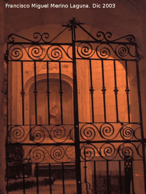 Colegiata de San Bartolom� - Colegiata de San Bartolom�. Sepulcro del Altar Mayor