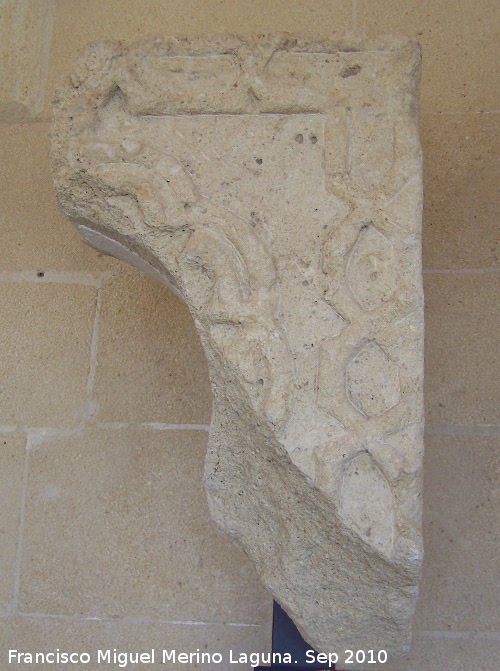 La Mota. Casas del Cabildo - La Mota. Casas del Cabildo. Fragmento de lacer�a de tradici�n isl�mica siglo XIV