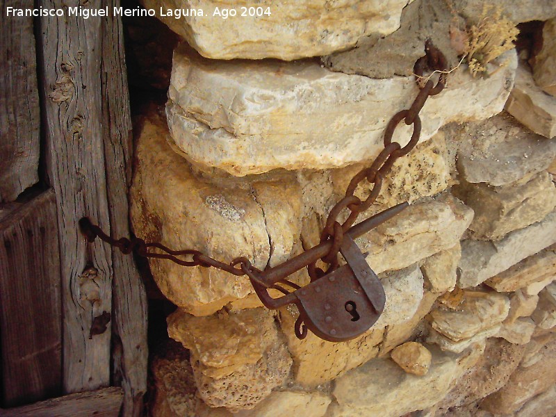 Labros - Labros. Candado