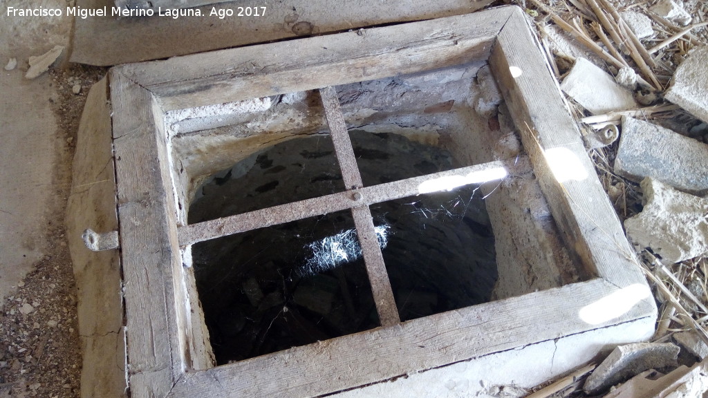 Torre�n del Cortijo de la Torre - Torre�n del Cortijo de la Torre. Trampilla