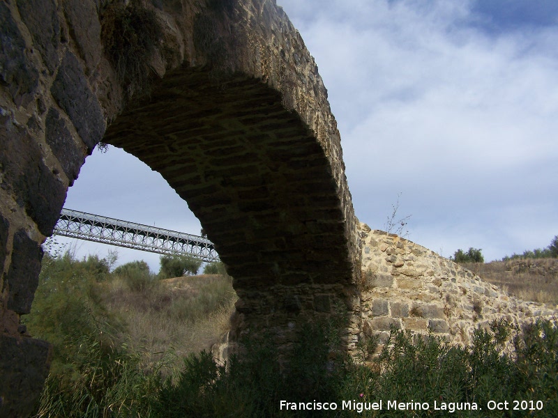 Puente medieval El Pont�n - Puente medieval El Pont�n. Ojo del puente