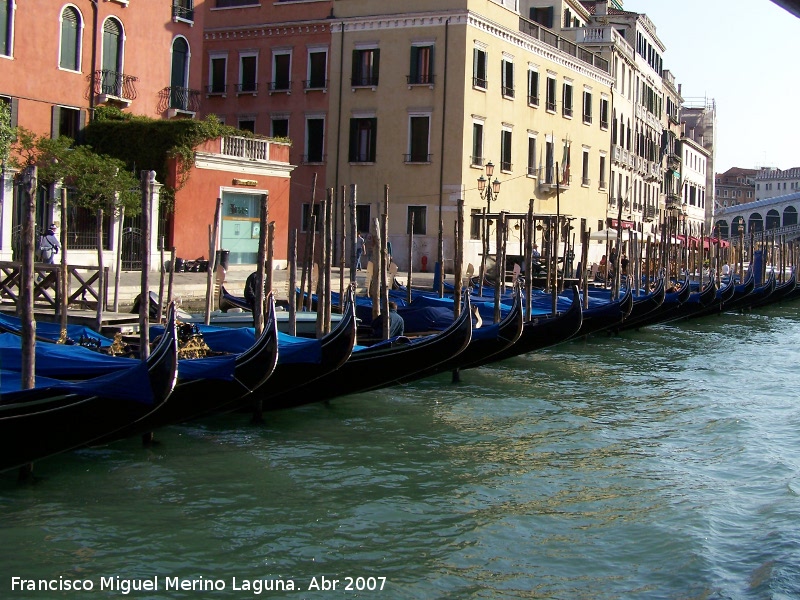 G�ndola - G�ndola. 