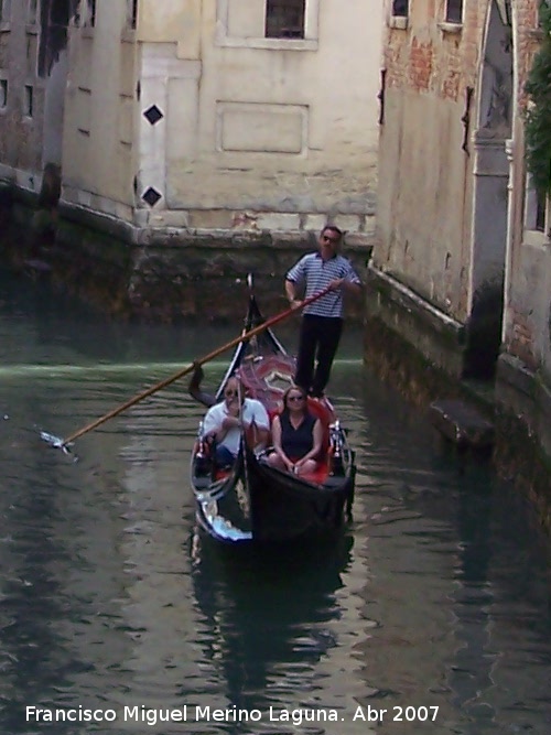 G�ndola - G�ndola. 