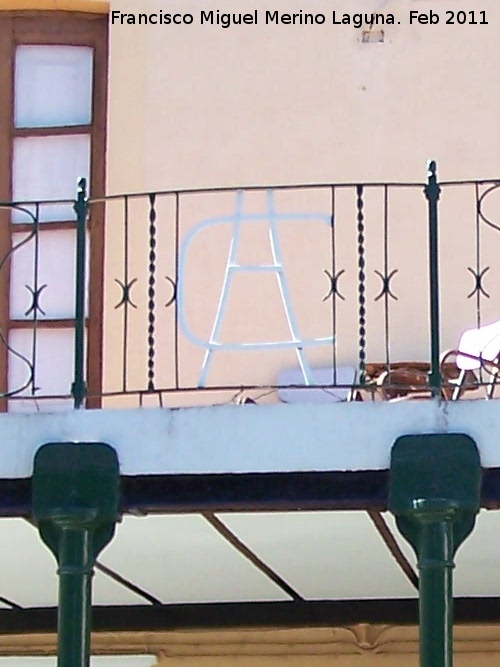 C�rculo de Amigos - C�rculo de Amigos. S�mbolo en la baranda del balc�n