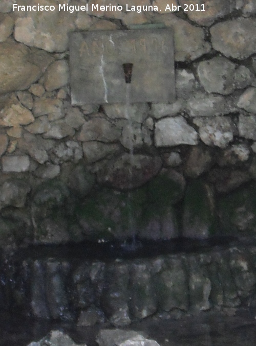 Fuente de la Cueva de las Hazadillas - Fuente de la Cueva de las Hazadillas. 