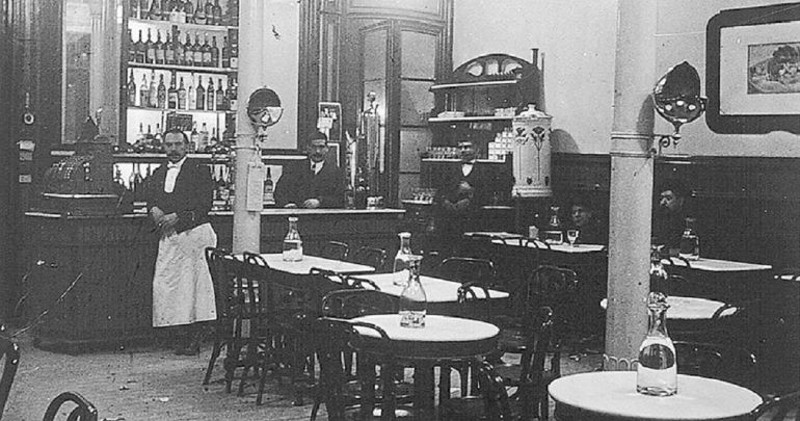 Edificio de la Calle Bernab� Soriano n� 4 - Edificio de la Calle Bernab� Soriano n� 4. Interior del Caf� Espa�a foto antigua