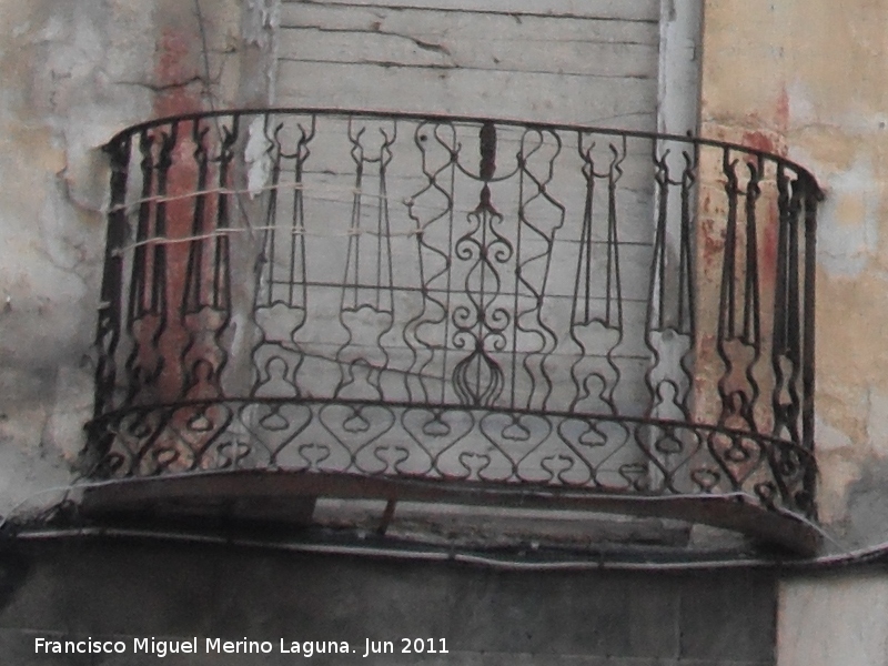 Edificio de la Calle Bernab� Soriano n� 4 - Edificio de la Calle Bernab� Soriano n� 4. Barandilla