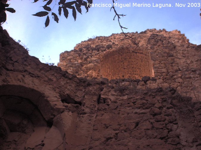 Castillo de B�lmez - Castillo de B�lmez. Arco de ladrillo del segundo piso