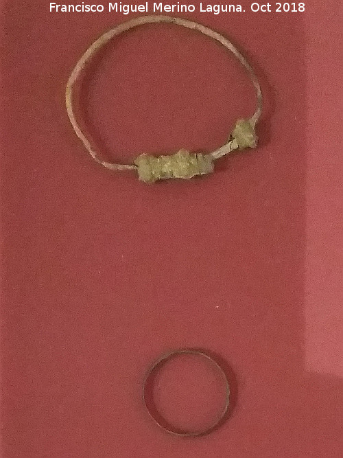 Yacimiento Las Ventas - Yacimiento Las Ventas. Adornos de bronce, Siglo VI. Museo Provincial de Ja�n