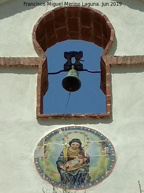 Ermita de Villaverde - Ermita de Villaverde. Campana y azulejos de la Virgen