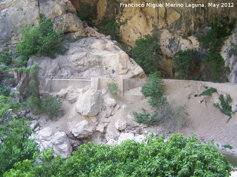 Presilla del R�o Velillos - Presilla del R�o Velillos. Canalizaci�n