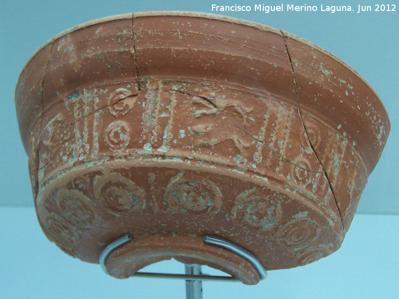 Baelo Claudia. Decumanus Maximus - Baelo Claudia. Decumanus Maximus. Terra sigillata hisp�nica. �poca altoimperial siglos i-II d.C. Museo de Baelo Claudia