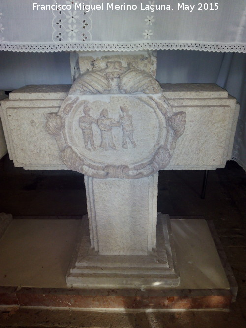 V�a Crucis - V�a Crucis. Cruz original bajo el altar