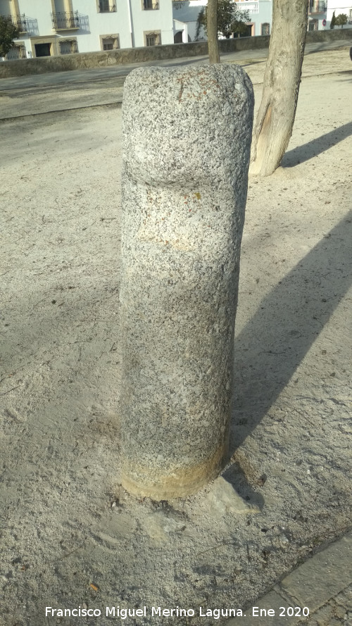 Plaza de Toros de Baeza - Plaza de Toros de Baeza. Fuste de granito