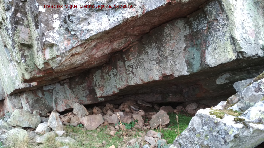 Pinturas rupestres del Abrigo del Corral de los Toros - Pinturas rupestres del Abrigo del Corral de los Toros. Abrigo